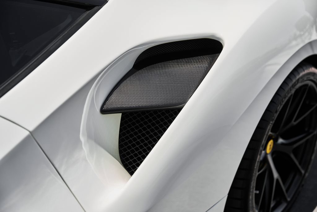 Used 2018 Ferrari 488 GTB RWD image 9