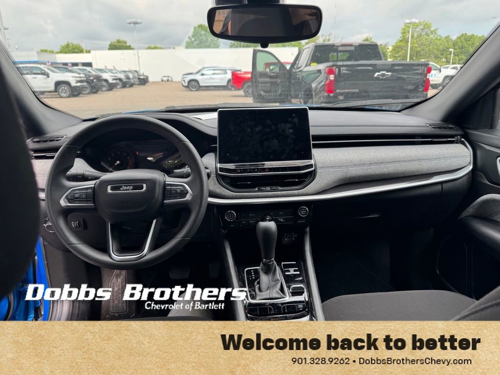 Used 2023 Jeep Compass Sport AWD/4WD image 13