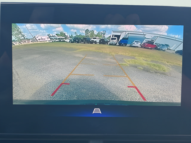 Used 2025 Chevrolet Trax LT FWD image 26