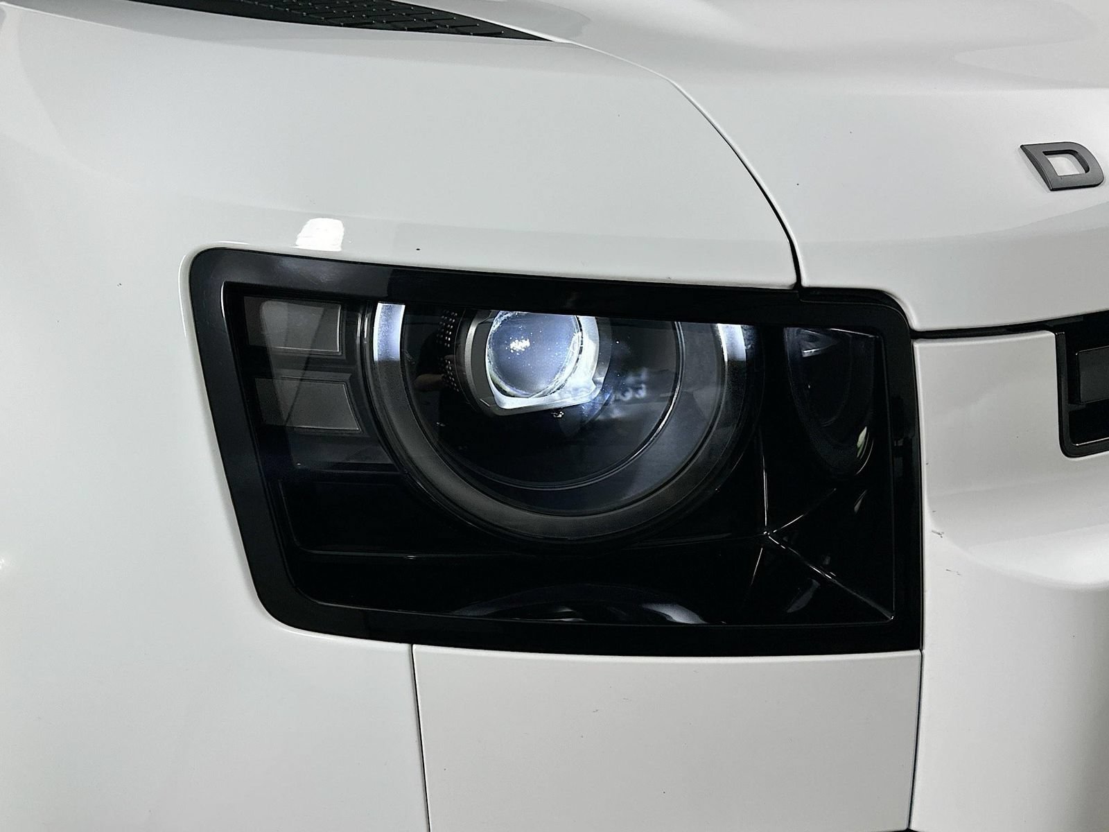 New 2026 Land Rover Defender 130 X-Dynamic SE AWD/4WD image 10