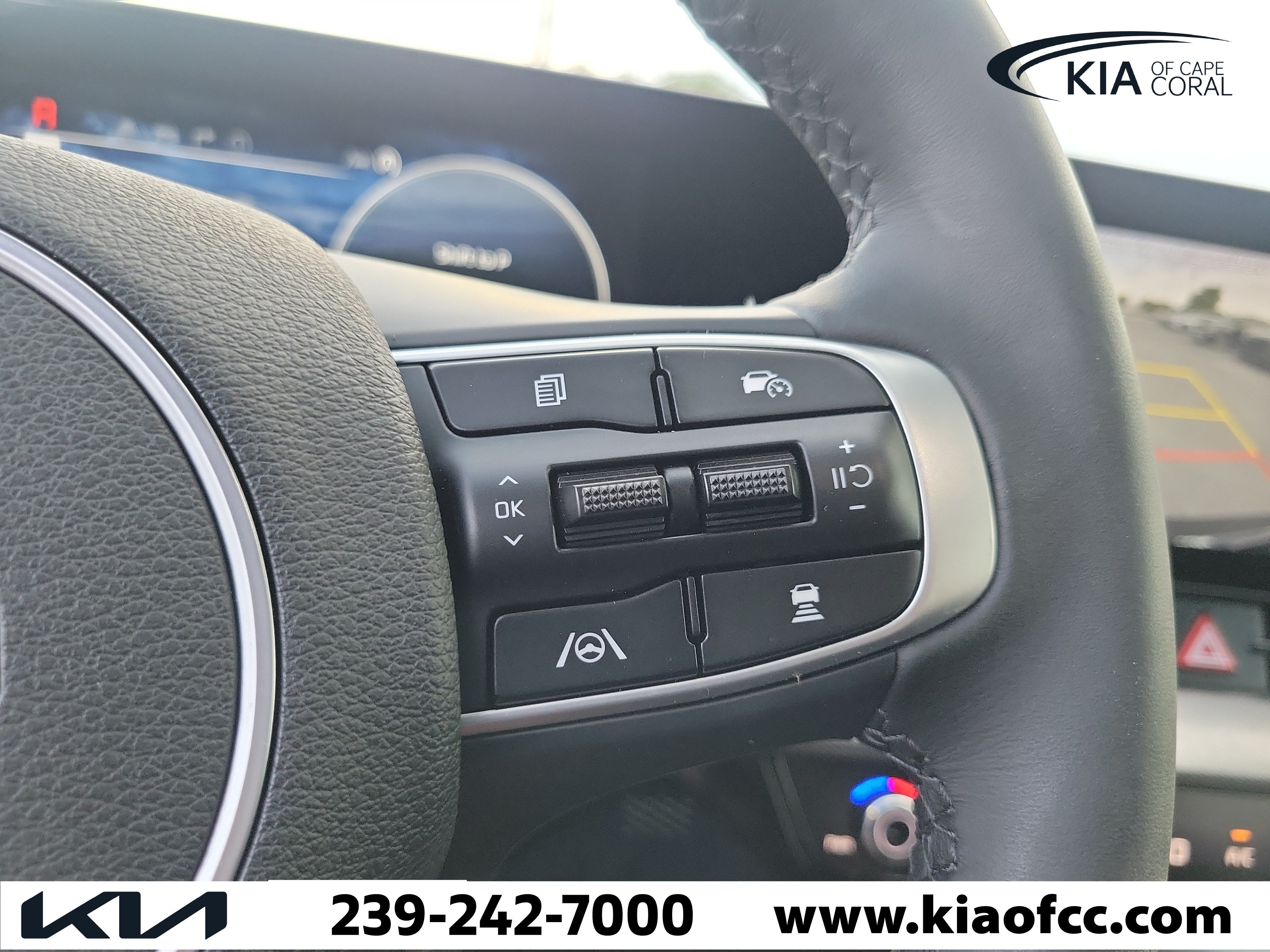 Used 2025 Kia Sportage SX FWD image 30