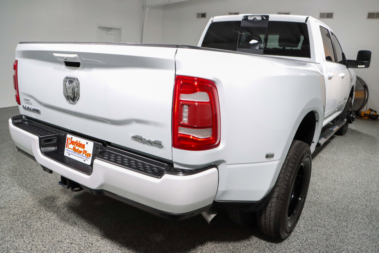Used 2023 RAM 3500 Laramie AWD/4WD image 7