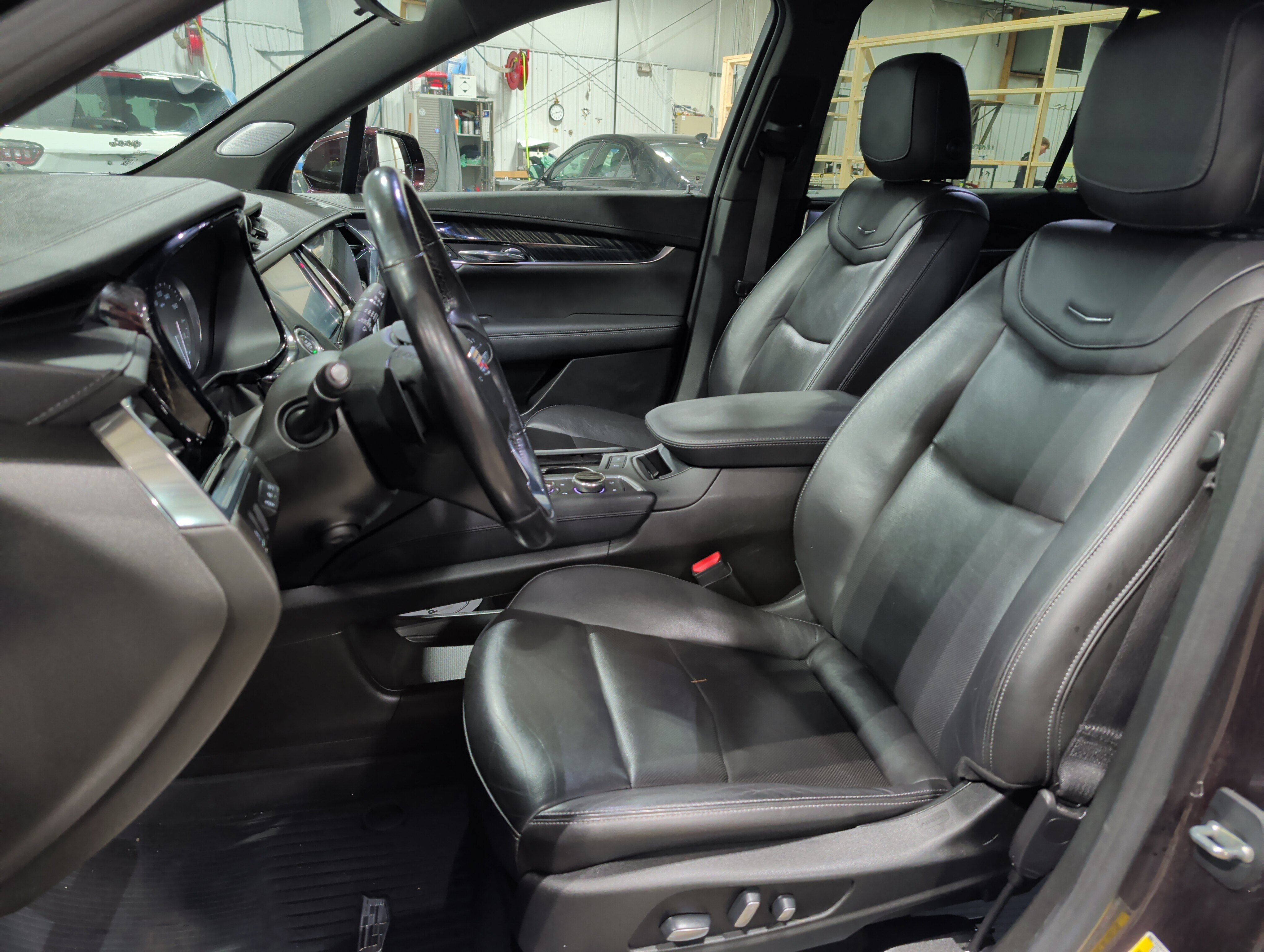 Used 2020 Cadillac XT6 Premium Luxury AWD/4WD image 7