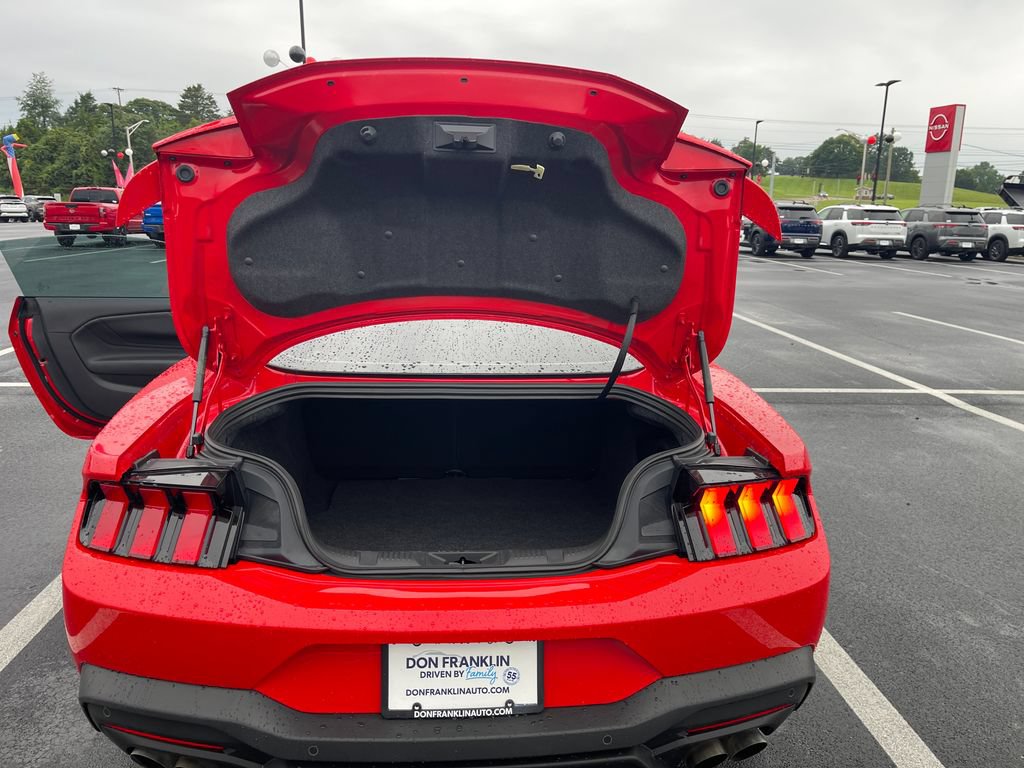 Used 2025 Ford Mustang GT Premium RWD image 9