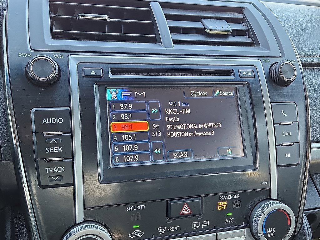 Used 2013 Toyota Camry SE FWD image 25