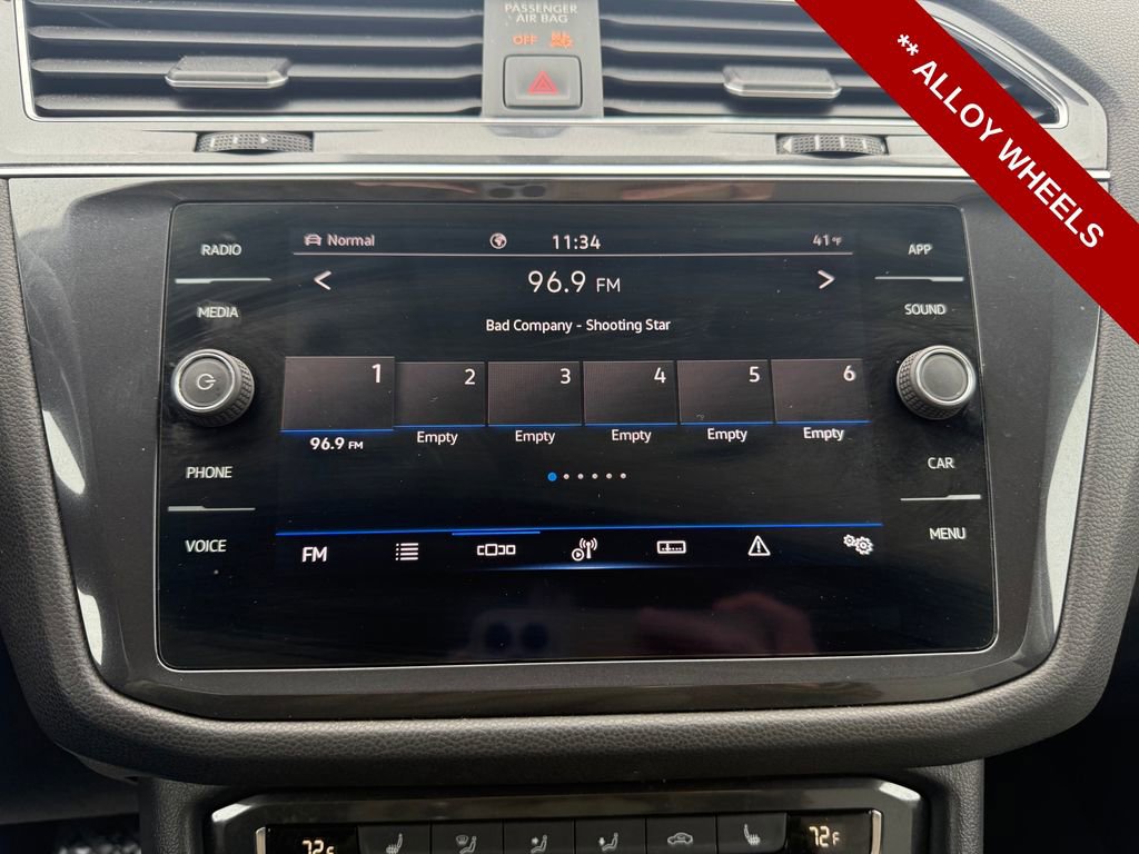 Used 2021 Volkswagen Tiguan SE image 16