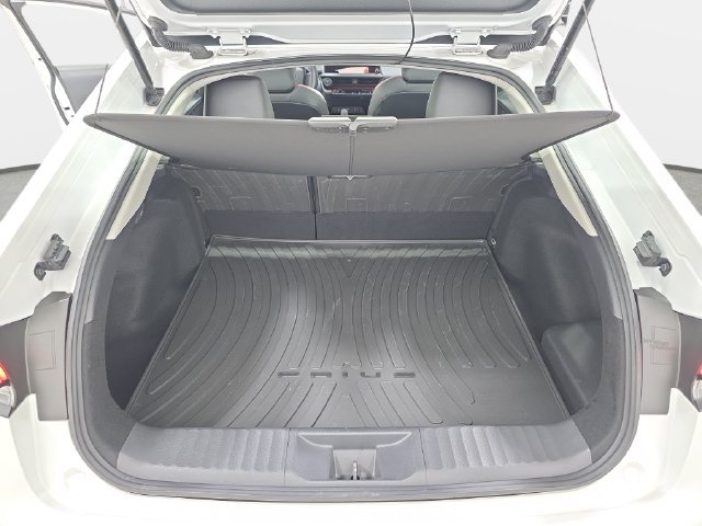 Used 2024 Toyota Prius Prime FWD image 32