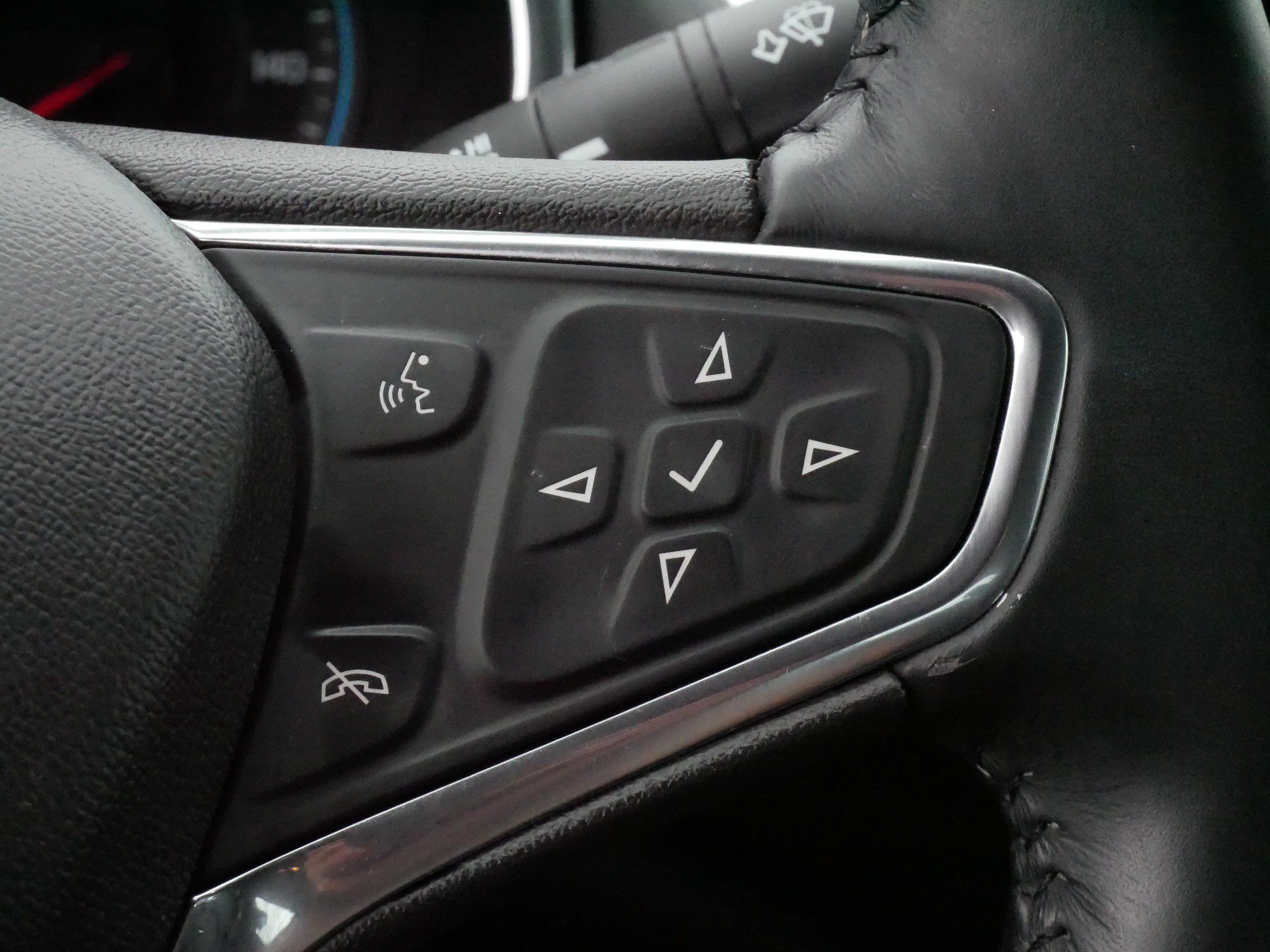 Used 2017 Chevrolet Malibu LT w/ Leather Package FWD image 25
