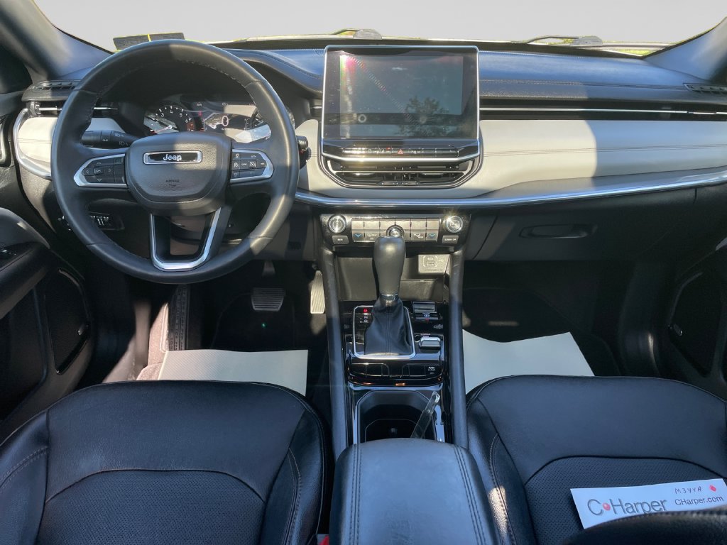 Certified 2023 Jeep Compass Limited w/ Sun and Sound Group AWD/4WD image 20