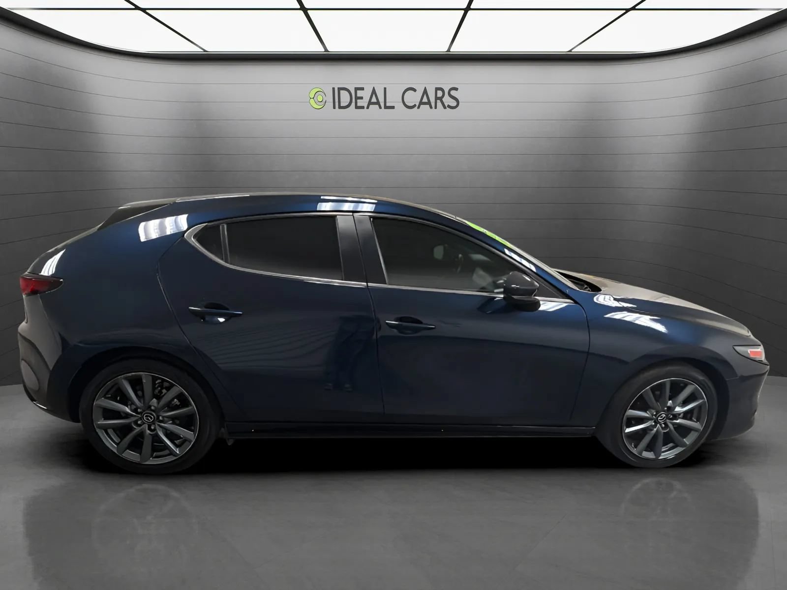 Used 2022 MAZDA MAZDA3 s FWD image 4