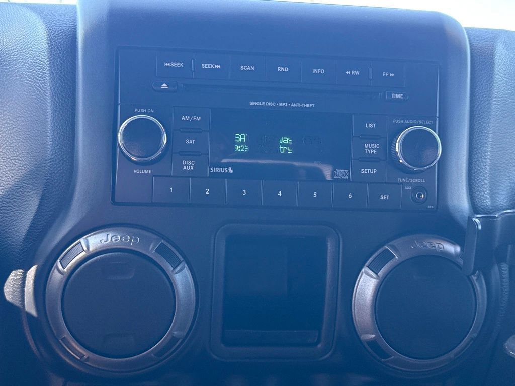 Used 2015 Jeep Wrangler Sport image 17