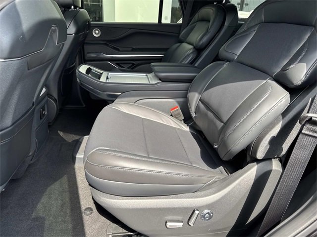 New 2025 Lincoln Navigator Reserve w/ Jet Appearance Package image 17
