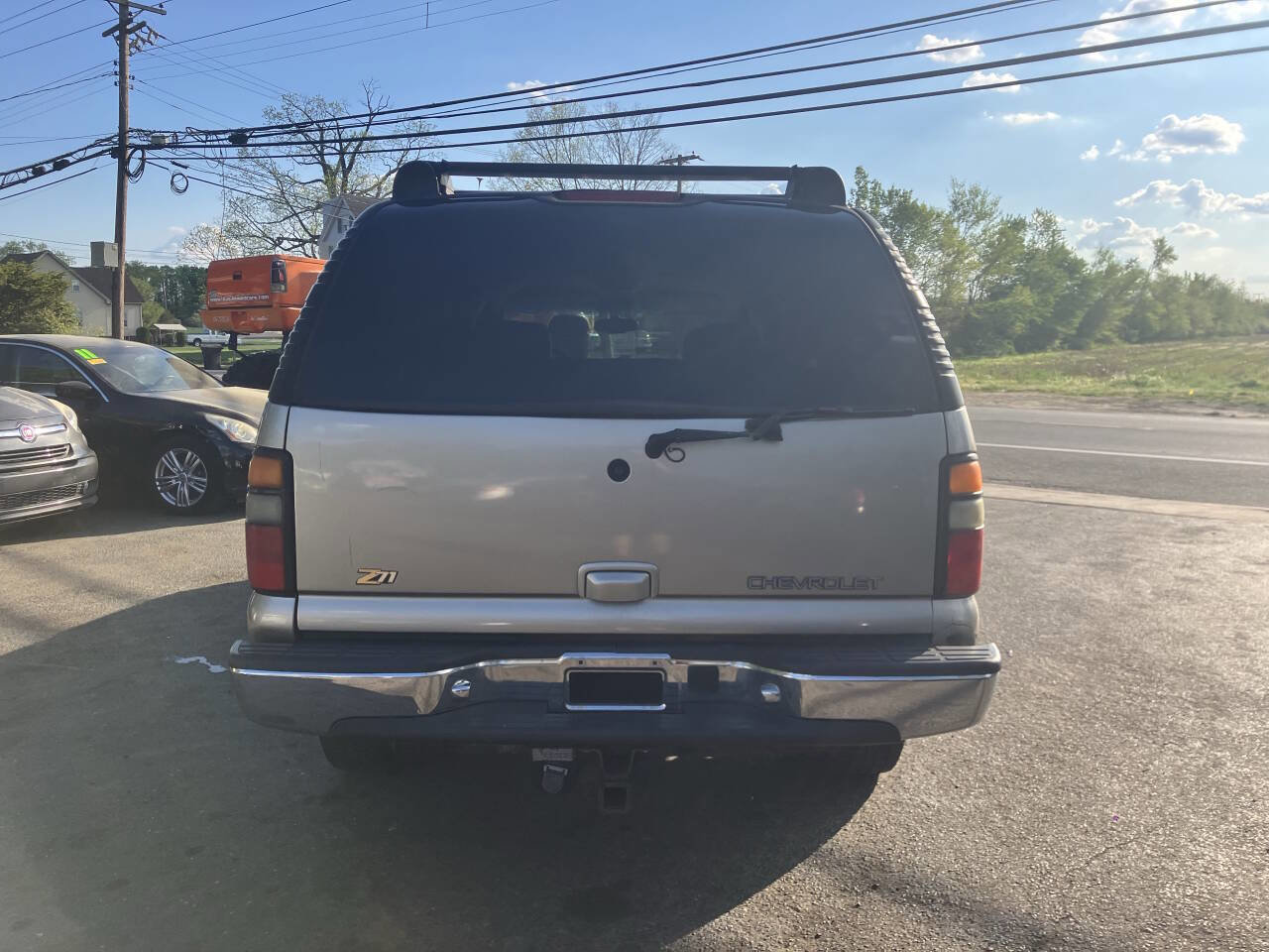 Used 2003 Chevrolet Suburban Z71 image 9