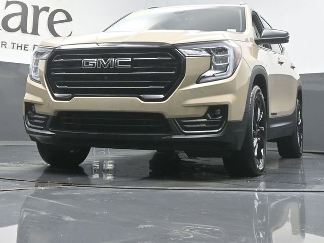 Used 2023 GMC Terrain SLT w/ Infotainment Package II image 4