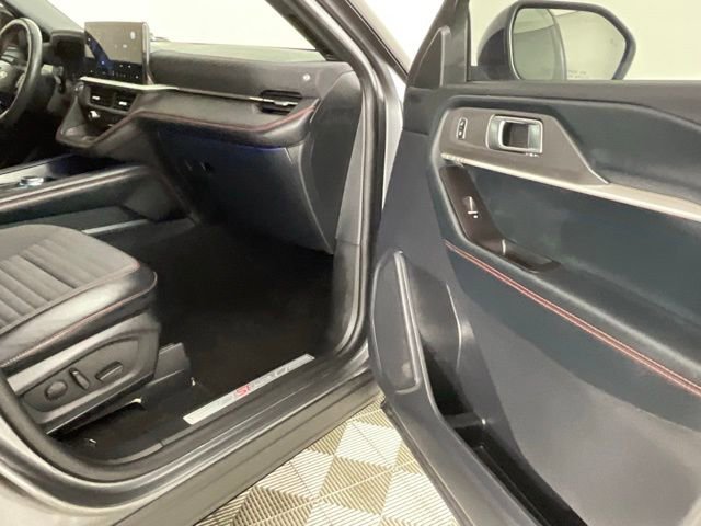 Used 2025 Ford Explorer ST-Line w/ Premium Package AWD/4WD image 15