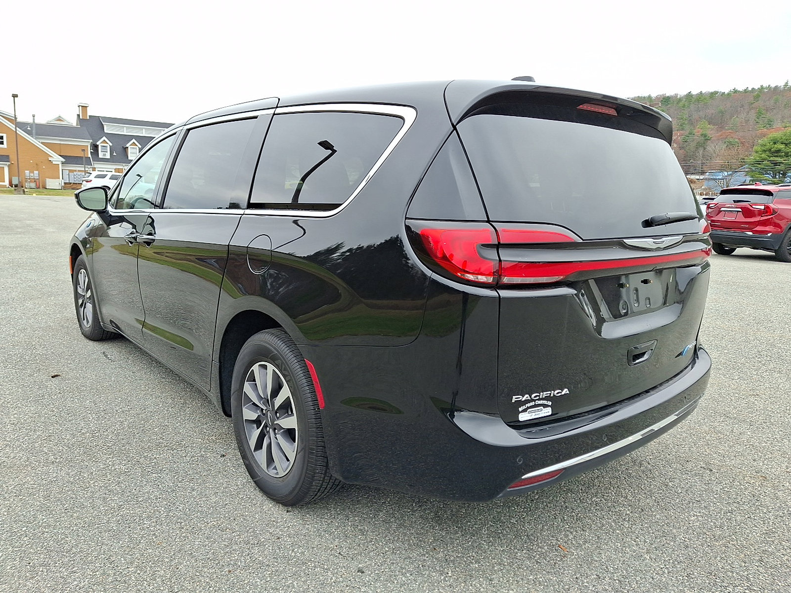 Used 2024 Chrysler Pacifica Select image 7