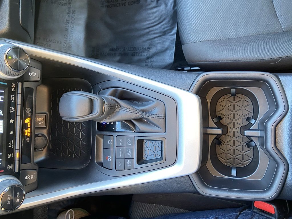 Used 2025 Toyota RAV4 XLE image 20