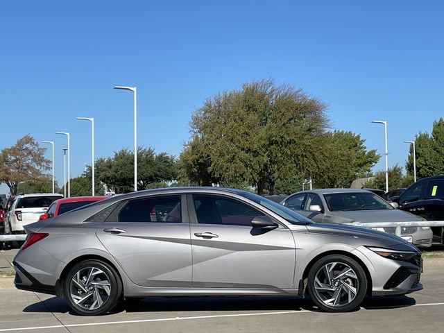 Used 2024 Hyundai Elantra SEL w/ Convenience Package FWD image 3