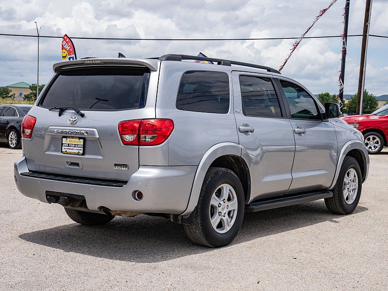 Used 2017 Toyota Sequoia SR5 w/ Premium Package RWD image 5