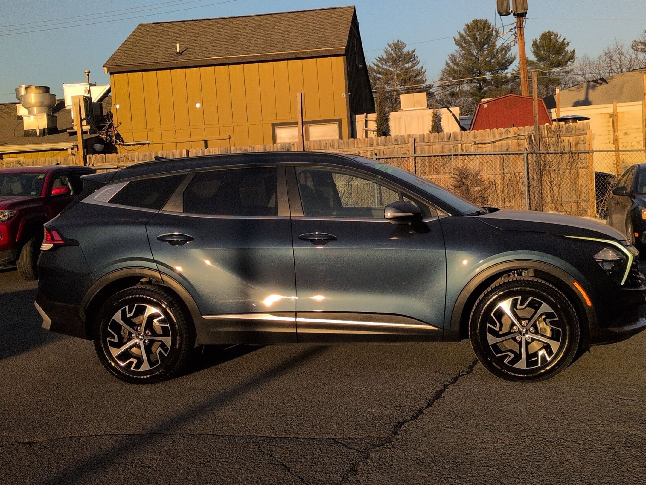 Certified 2023 Kia Sportage EX w/ EX Premium Package image 4