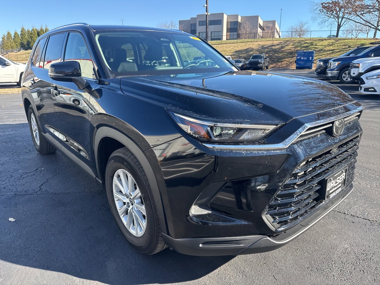 Used 2025 Toyota Grand Highlander FWD video 2