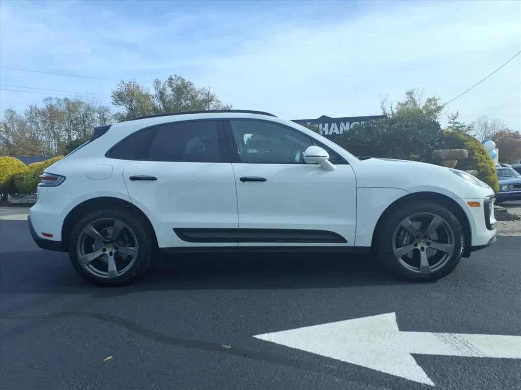 Used 2022 Porsche Macan image 2