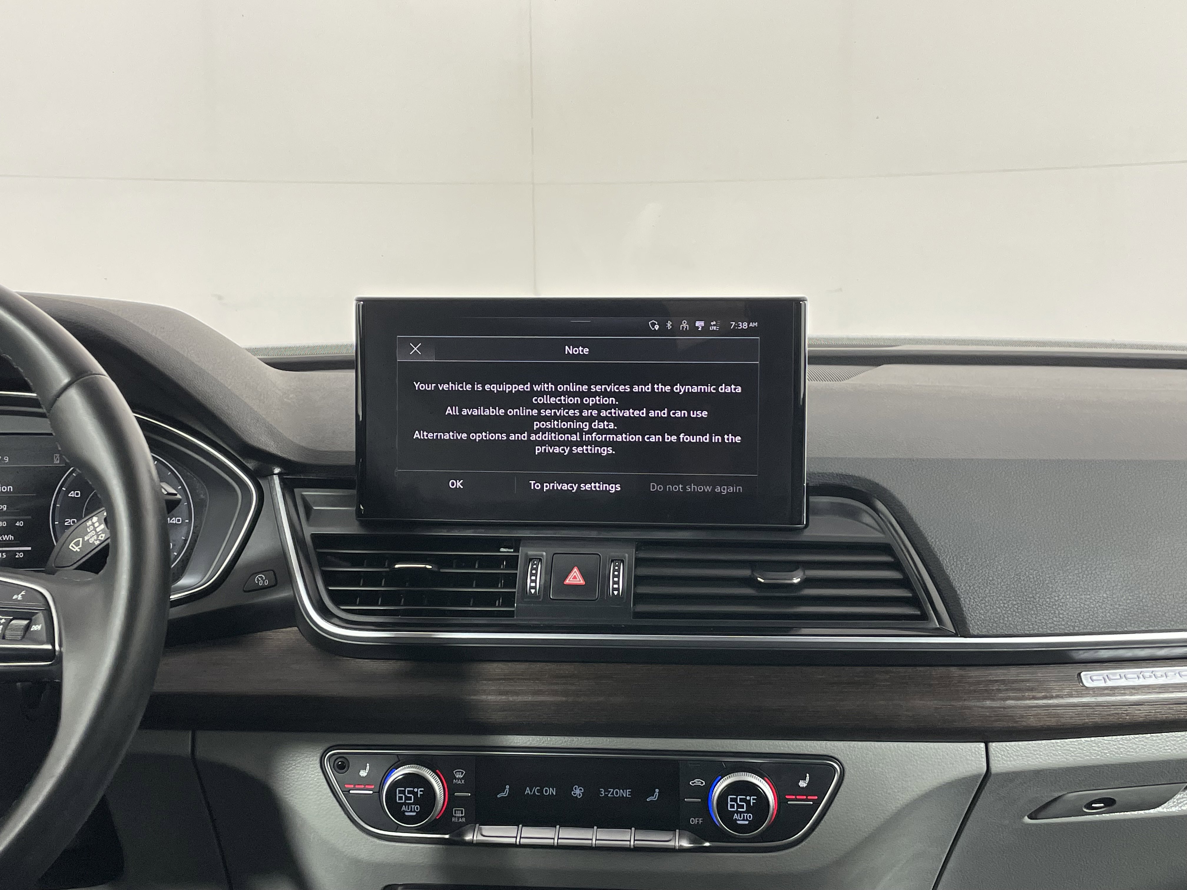 Used 2022 Audi Q5 e Premium w/ Convenience Package image 17