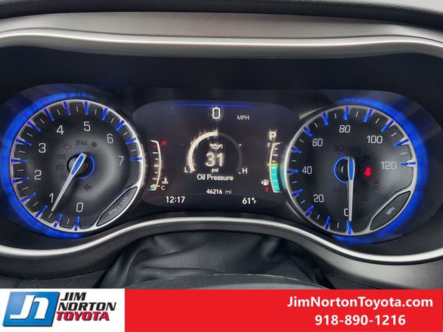 Used 2024 Chrysler Pacifica Touring-L image 17