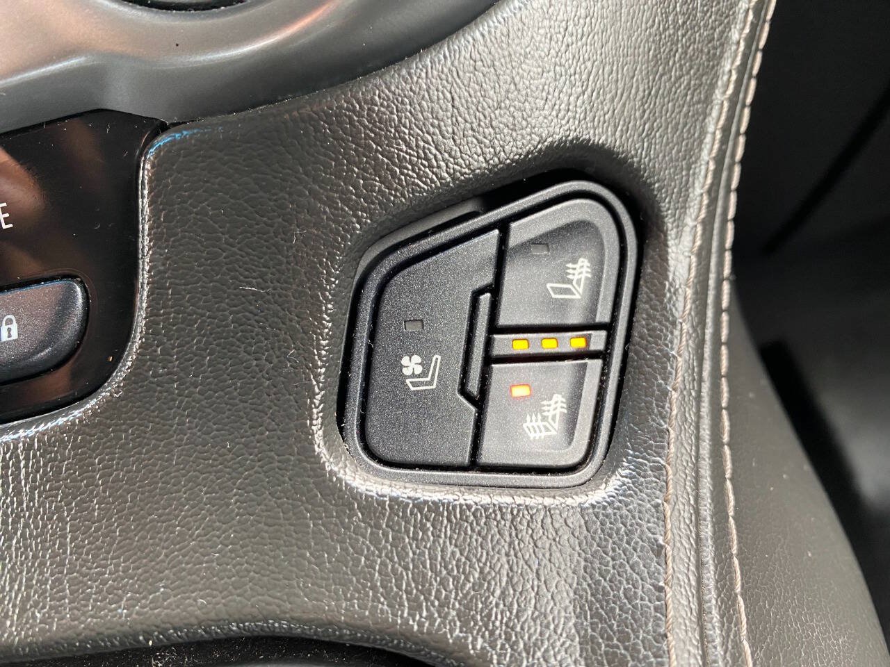 Used 2017 Chevrolet Tahoe Premier RWD image 39