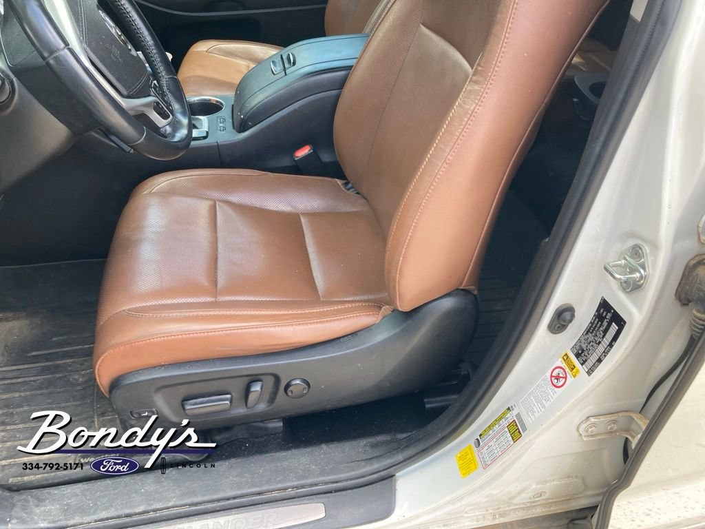 Used 2019 Toyota Highlander Limited AWD/4WD image 6