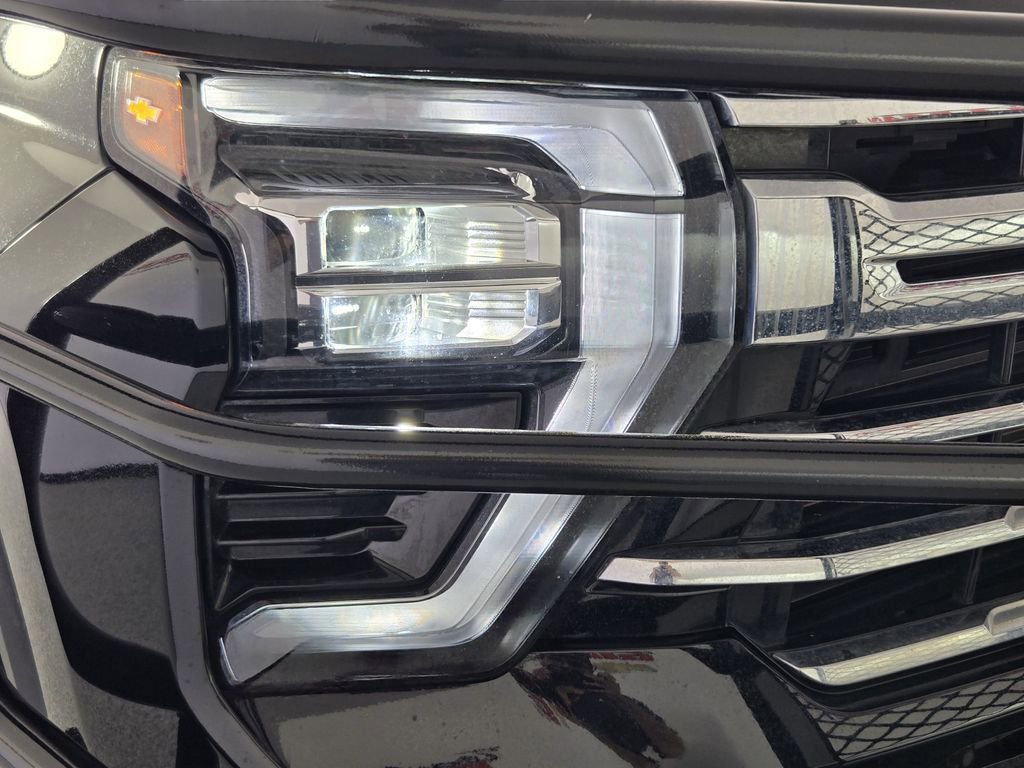 Used 2024 Chevrolet Silverado 2500 LTZ w/ LTZ Texas Edition image 12