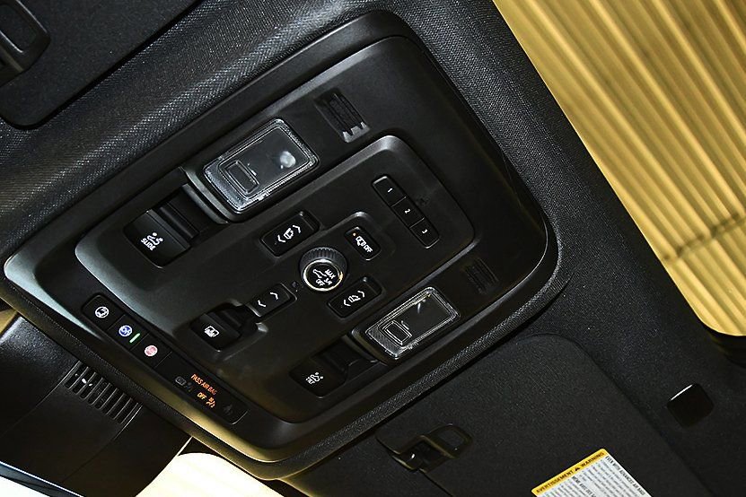 Used 2024 Chevrolet Suburban High Country AWD/4WD image 25
