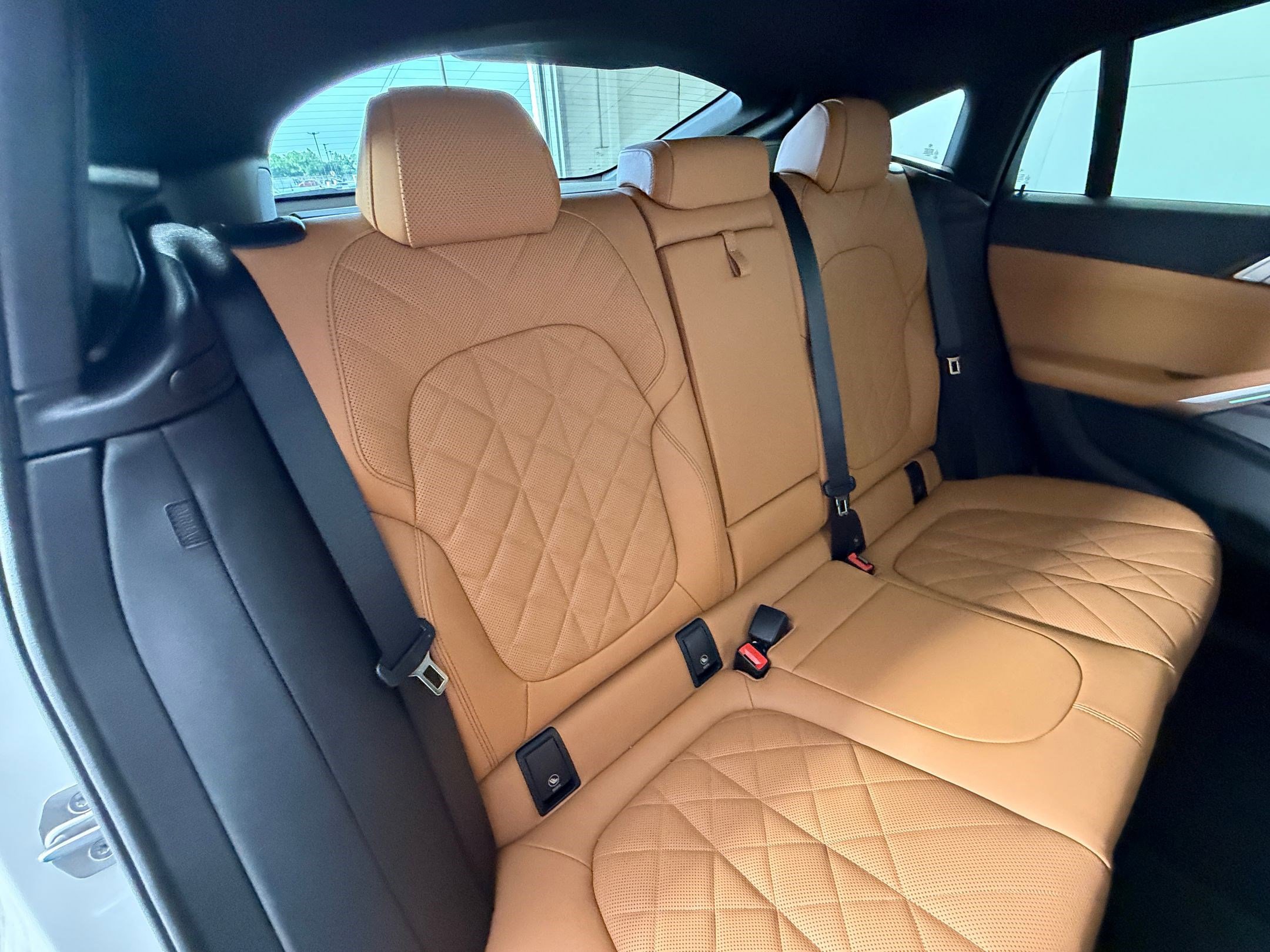 Certified 2025 BMW X6 xDrive40i w/ Premium Package AWD/4WD image 33