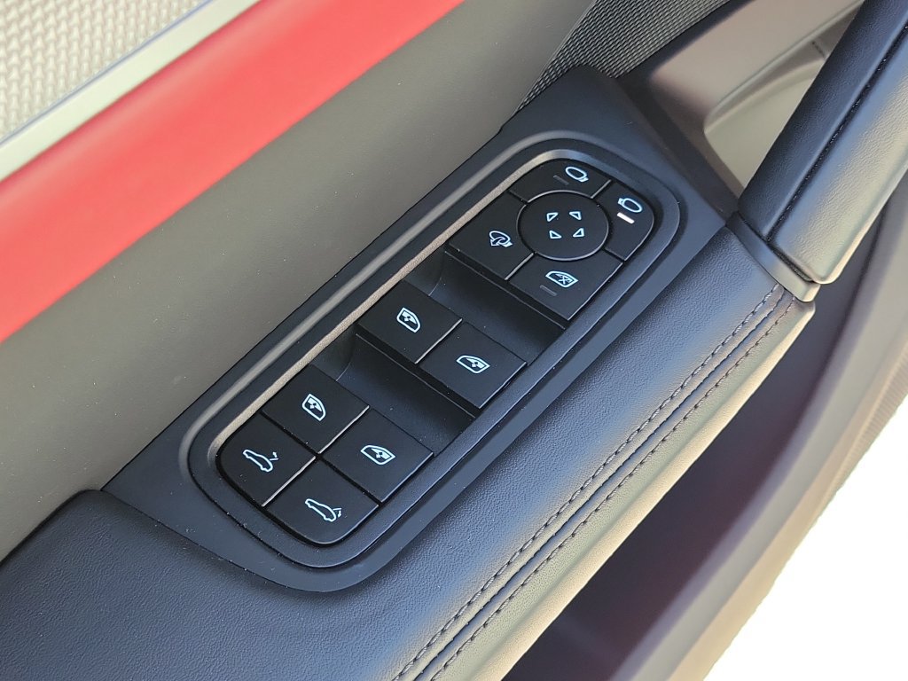 Certified 2026 Porsche Cayenne Coupe AWD/4WD image 26