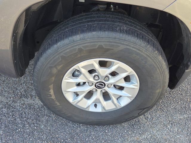 Used 2024 Nissan Frontier SV w/ Technology Package image 9