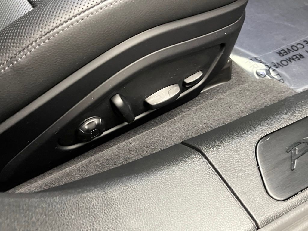 Used 2023 Porsche Panamera image 41