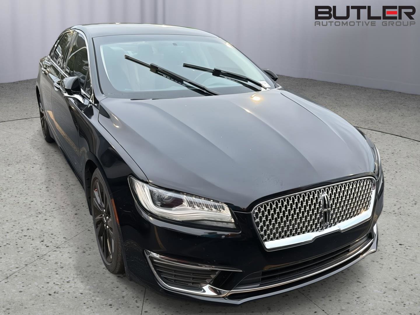Used 2017 Lincoln MKZ Reserve FWD image 4