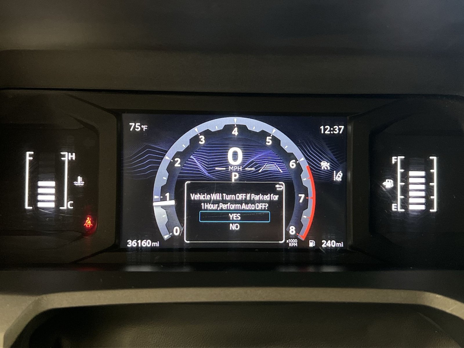 Used 2025 Toyota 4Runner SR5 AWD/4WD image 17