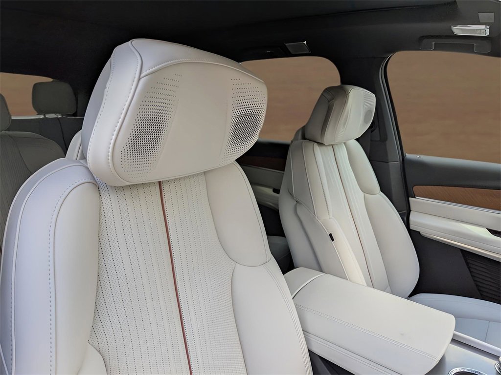 New 2026 Cadillac Vistiq Luxury image 19