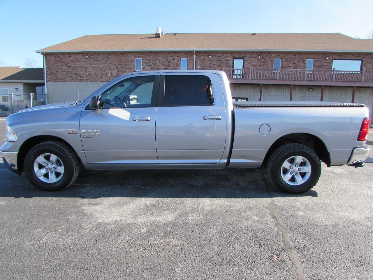 Used 2019 RAM 1500 Classic SLT image 10
