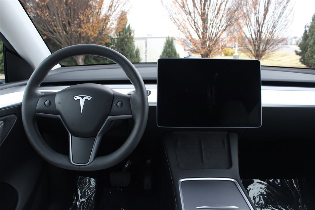Used 2025 Tesla Model Y Long Range image 11