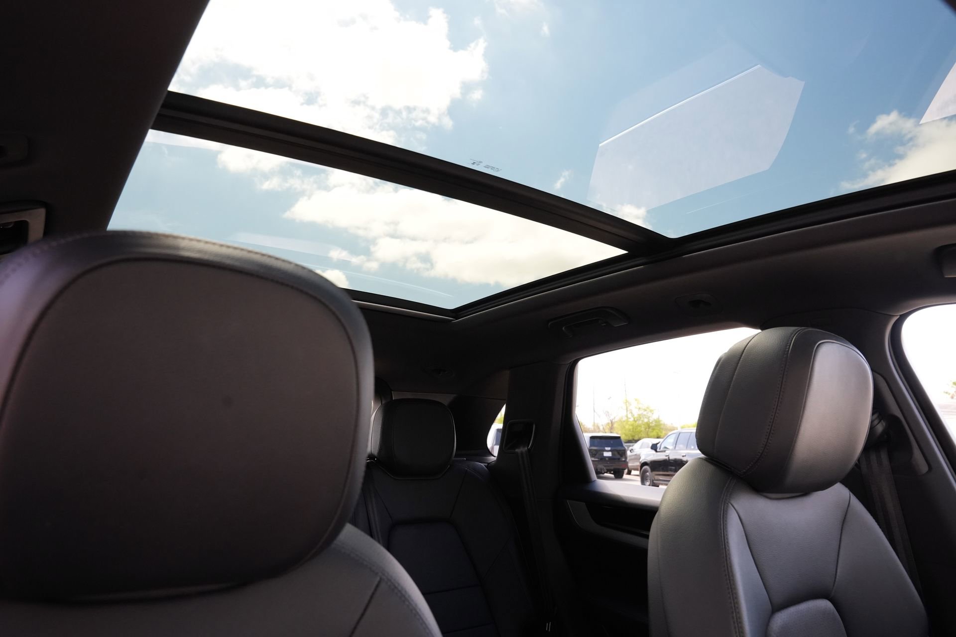 Used 2025 Porsche Cayenne image 24