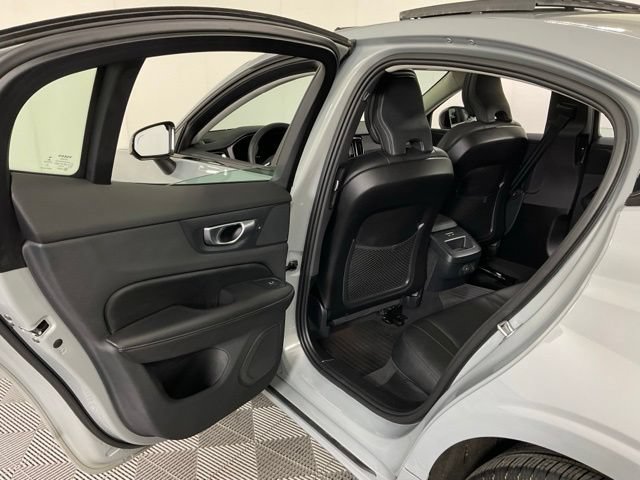 Certified 2024 Volvo S60 B5 Plus AWD/4WD image 32