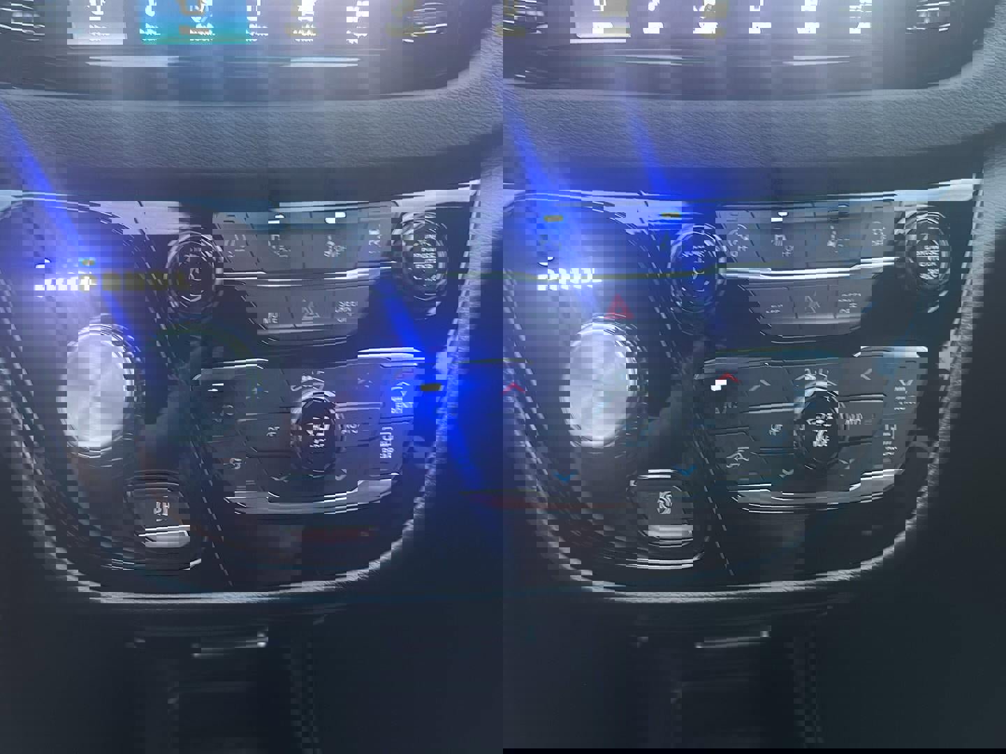 New 2026 Chrysler Voyager LX image 15