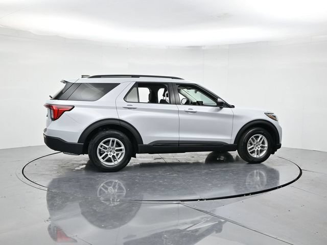 Used 2026 Ford Explorer Active RWD image 2