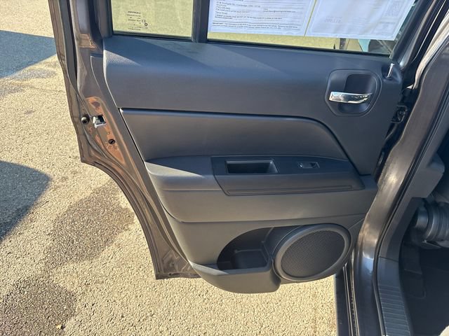 Used 2017 Jeep Patriot 4WD image 19