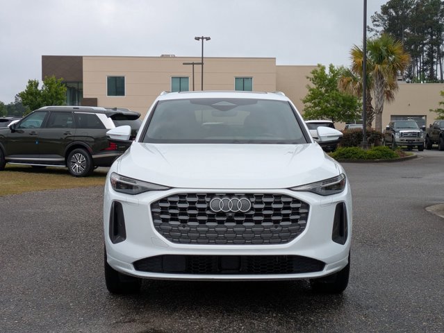 Used 2025 Audi Q5 Premium Plus w/ Premium Plus AWD/4WD image 2