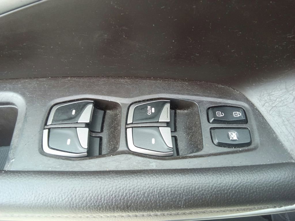 Used 2014 Hyundai Santa Fe Sport w/ Popular Equipment Package 02 AWD/4WD image 16