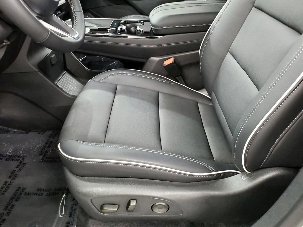 Used 2025 Buick Enclave Preferred image 13