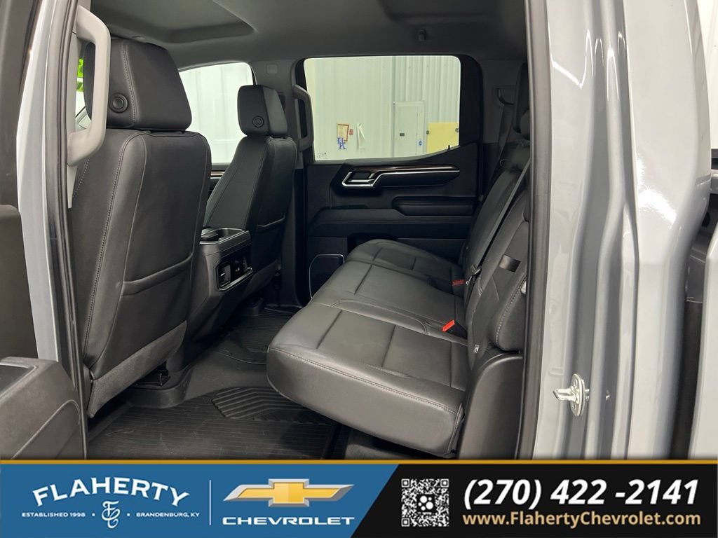 Used 2025 Chevrolet Silverado 1500 LT Trail Boss w/ Convenience Package II AWD/4WD image 11